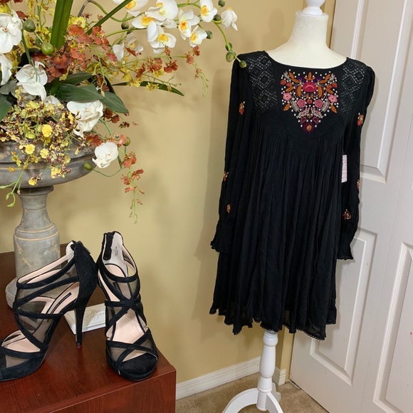 NWT FREE PEOPLE MOHAVE EMBROIDERED LONG SLEEVE OPEN BACK DRESS Boho Romantic - Picture 5 of 7